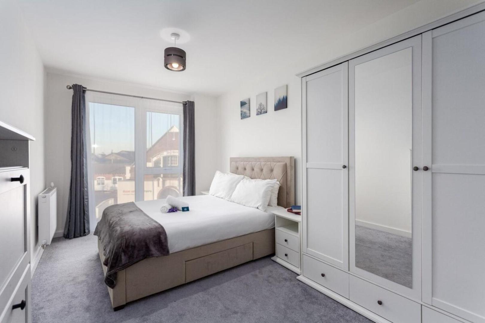 Classy Cricklewood Home Лондон Экстерьер фото