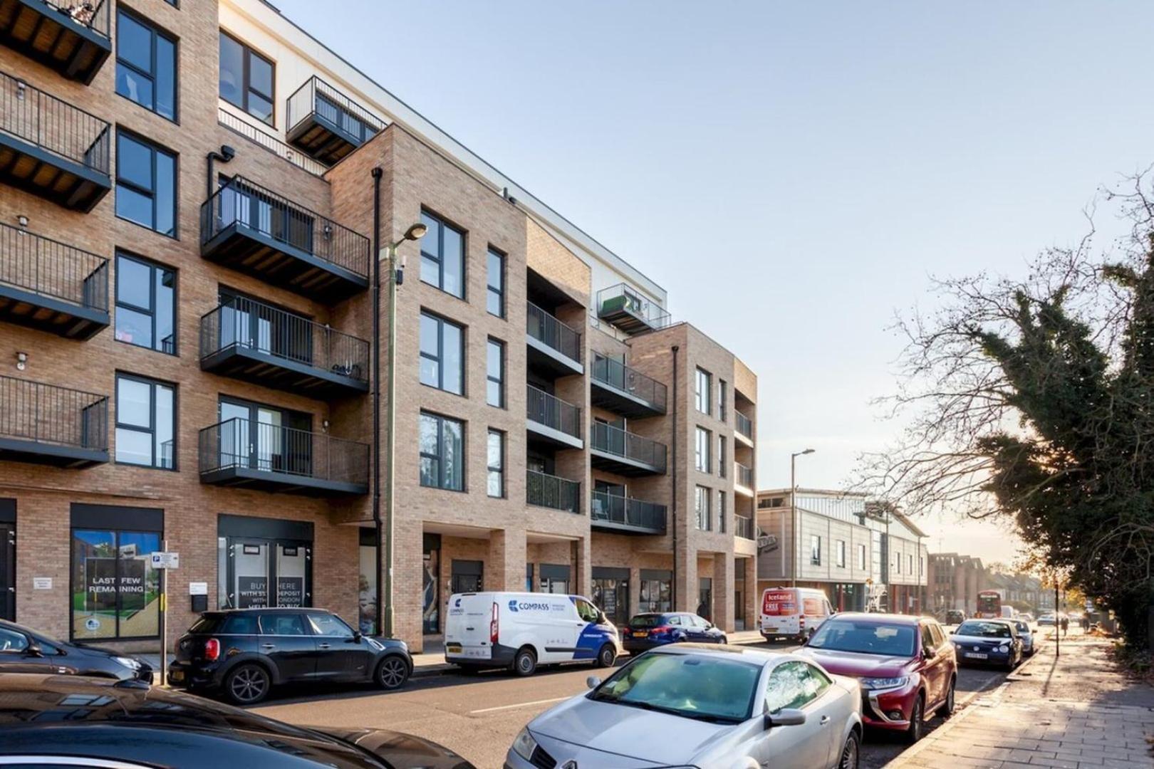 Classy Cricklewood Home Лондон Экстерьер фото